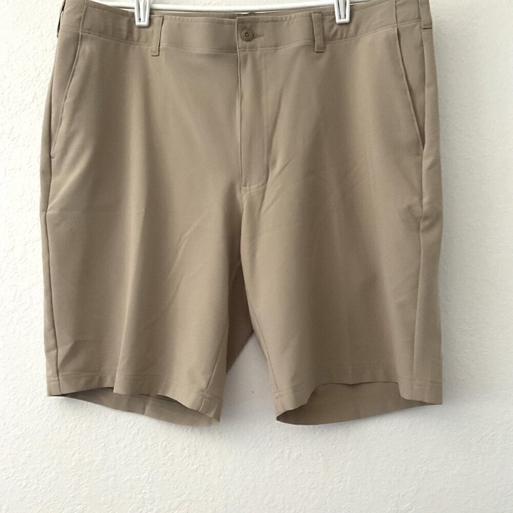 BEN HOGAN MEN'S BEIGE PERFORMANCE SHORTS